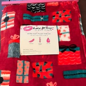 NWT, Betsey Johnson Holiday Plush Throw